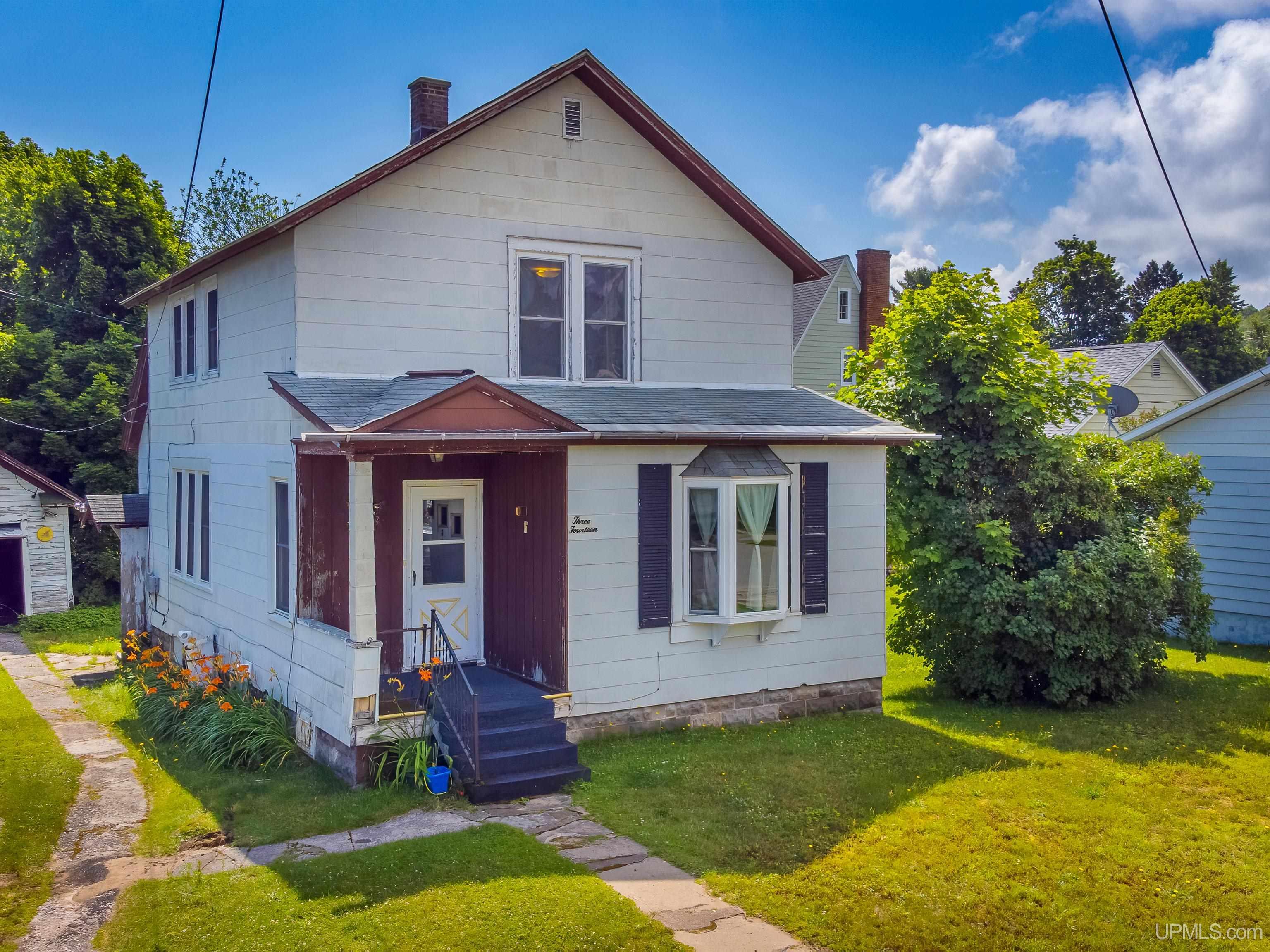 Maple St, Munising, MI 49862