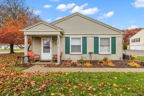 3222 Birchcreek Ct, Lake Orion, MI, 48360-1712 | Card Image