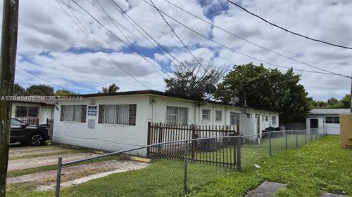 2-3180 Nw 19th Ave, Miami, FL, 33142-8556 | Card Image