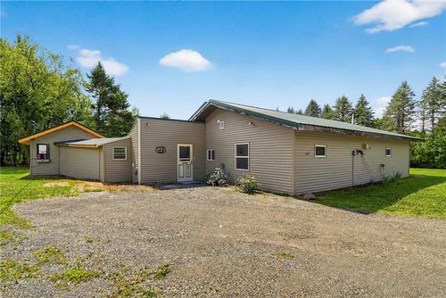 975 Irish Settlement Rd, Freeville, NY, 13068-9657 | Card Image