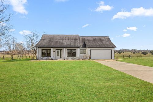 626 Maler Rd, Sealy, TX, 77474-1662 | Card Image