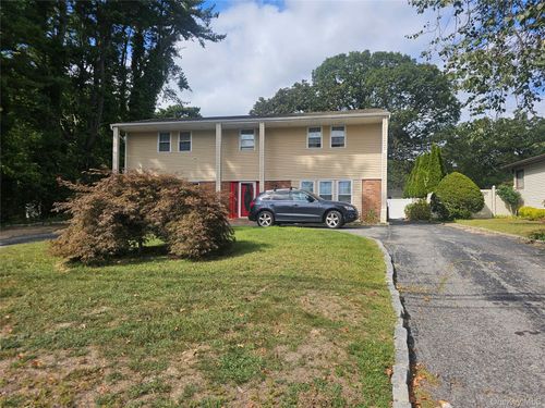 5 Lincoln Ave, Smithtown, NY, 11787-5533 | Card Image
