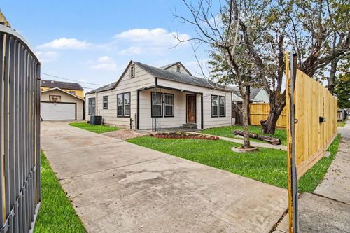 7812 Scanlock St, Houston, TX, 77012-3627 | Card Image