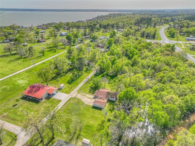 20 W Oakridge Dr, House other with 3 bedrooms, 2 bathrooms and 2 parking in Pointblank TX | Image 16