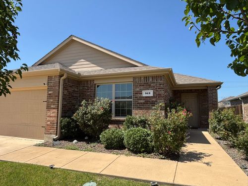 912 Platinum Dr, Princeton, TX, 75407-2247 | Card Image