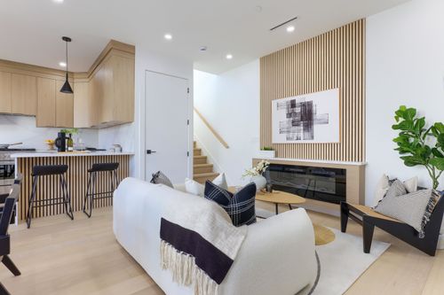 2-4742 St Catherines St, Vancouver, BC, V5V4M7 | Card Image