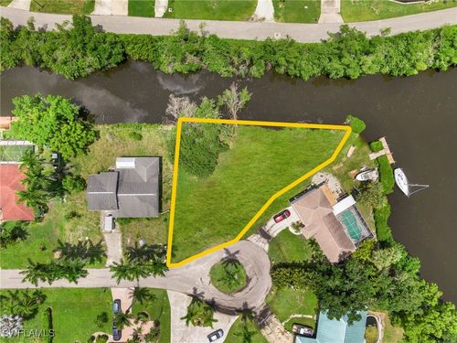 261 Alameda Ave, FORT MYERS, FL, 33905-2603 | Card Image