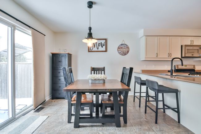 212 Maplewood Dr, House other with 3 bedrooms, 3 bathrooms and 4 parking in Angus ON | Image 15