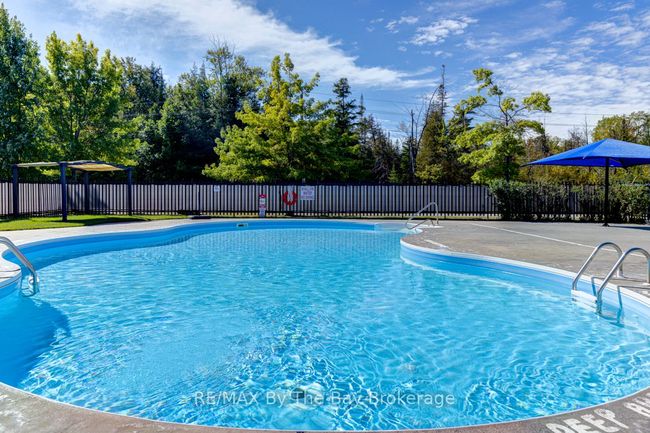 30 Cabin Cres, House other with 3 bedrooms, 1 bathrooms and 2 parking in Wasaga Beach ON | Image 8