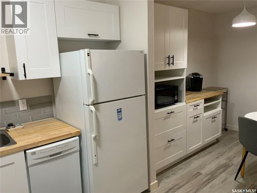 437 Pendygrasse Rd, Saskatoon, SK, S7M5C1 | Card Image