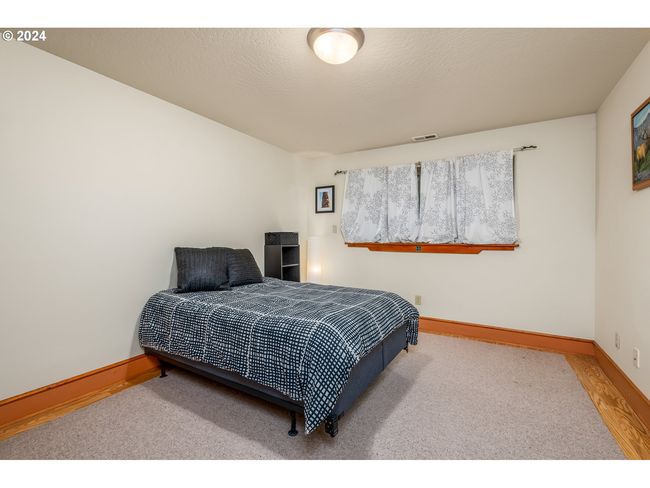 1650 Leatherwood Dr, House other with 3 bedrooms, 3 bathrooms and 1 parking in Eugene OR | Image 26