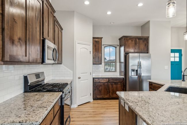 527 Monte Vista Dr, House other with 3 bedrooms, 2 bathrooms and null parking in Pleasanton TX | Image 12