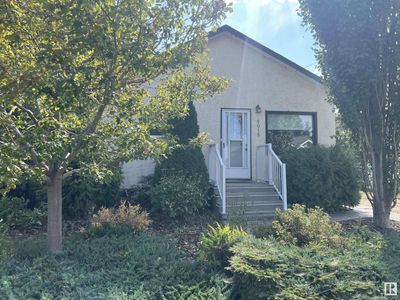 5015 50 Ave, House other with 2 bedrooms, 1 bathrooms and null parking in Legal AB | Image 1