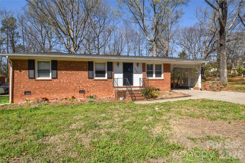 562 Barrington Pl Nw, Concord, NC, 28027-6658 | Card Image