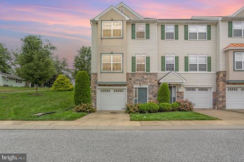 2400 Schultz Way, YORK, PA, 17402-4904 | Card Image