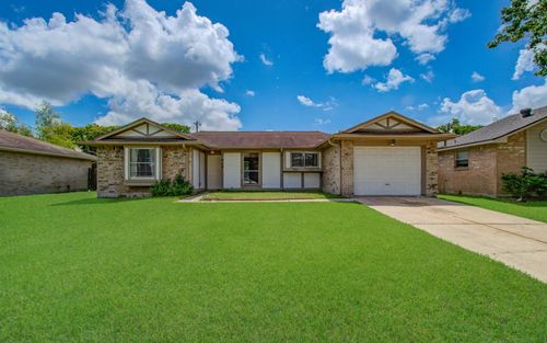 906 Dixie Dr, League City, TX, 77573-3321 | Card Image
