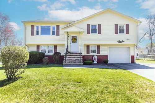 26 Partridge Rd, Methuen, MA, 01844-4657 | Card Image