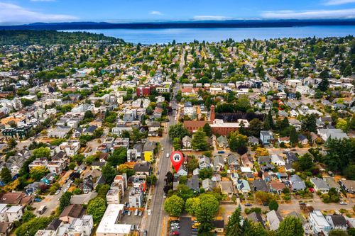 6501 21st Ave Nw, Seattle, WA, 98117-5745 | Card Image