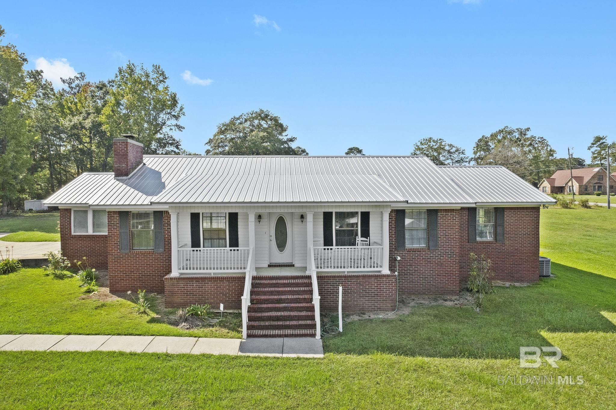 Apple St, Brewton, AL 36426