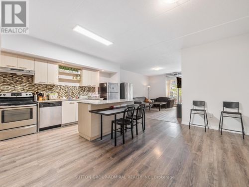 203-8 Hickory St W, Waterloo, ON, N2L3H6 | Card Image