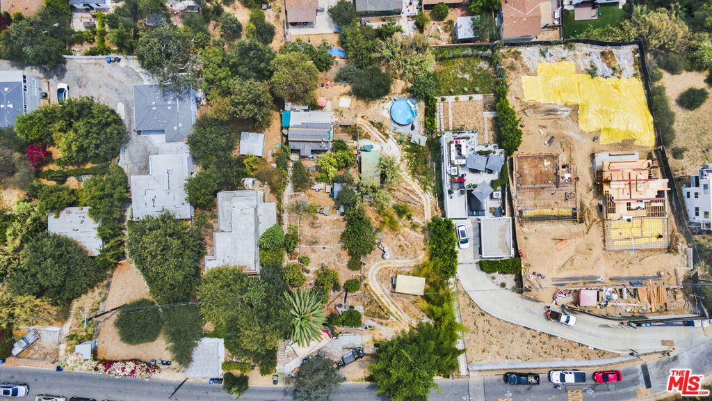 Land in Los Angeles 2