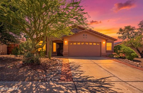 2514 E Petroglyph Ln, Oro Valley, AZ, 85755-1953 | Card Image