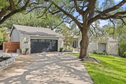 8856 Mountain Ridge Cir, Austin, TX, 78759-7229 | Card Image