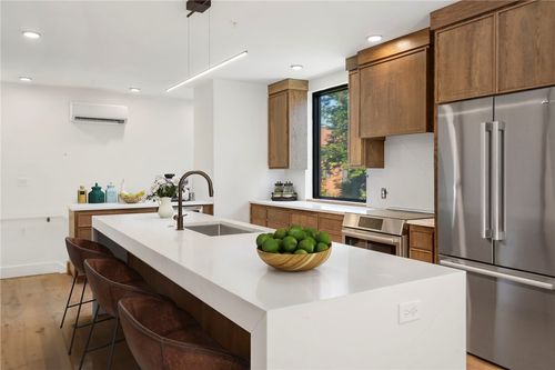 202-319 Se Market Alley, Bentonville, AR, 72712 | Card Image