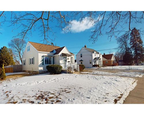 1119 N 18th Street, Manitowoc, WI, 54220 | Card Image