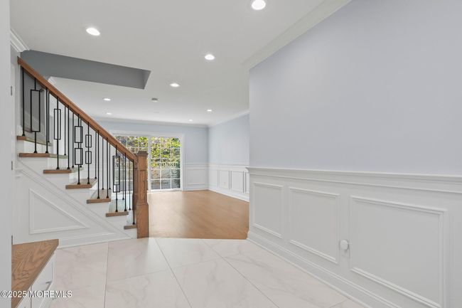 foyer, tile floors | Image 7