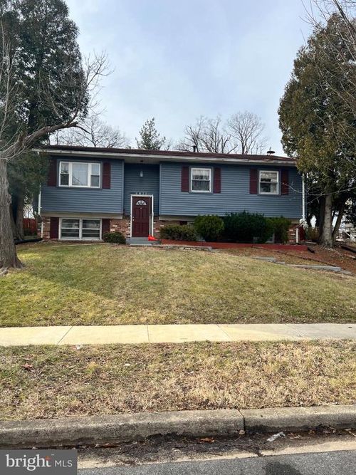 6825 Barton Rd, HYATTSVILLE, MD, 20784-2513 | Card Image