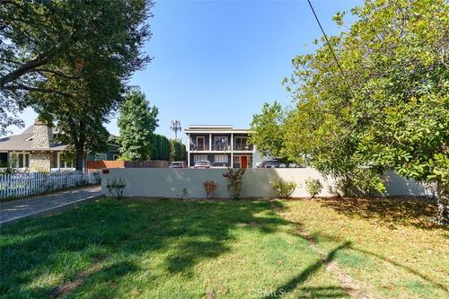 425 N Raymond Ave, Pasadena, CA, 91103-3707 | Card Image