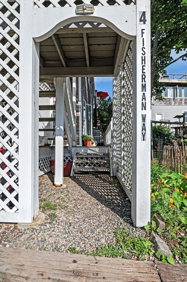 APT-3 - 4 Fisherman Way, Condo with 2 bedrooms, 1 bathrooms and null parking in Gloucester MA | Image 25