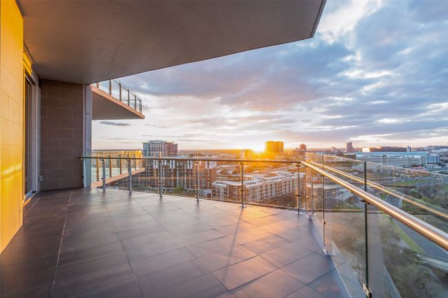 APT-1404 - 3130 N Harwood St, Condo with 2 bedrooms, 3 bathrooms and null parking in Dallas TX | Image 24
