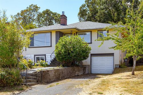 745 Newbury St, Saanich, BC, V9A2C2 | Card Image
