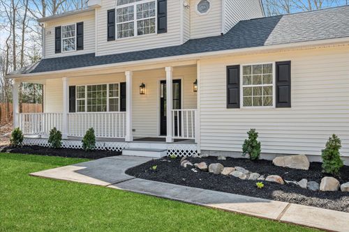 4 Cherry Beth Ln, Manorville, NY, 11949-2061 | Card Image