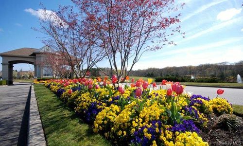 870 Verona Dr, Huntingtn Sta, NY, 11747-5246 | Card Image