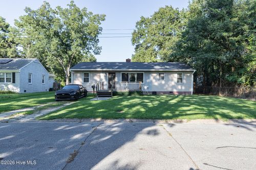 111 Dogwood Dr, Jacksonville, NC, 28540-6237 | Card Image