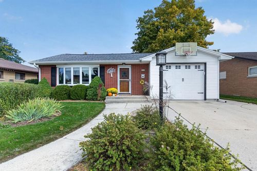 2725 Henry Street, Sheboygan, WI, 53081 | Card Image