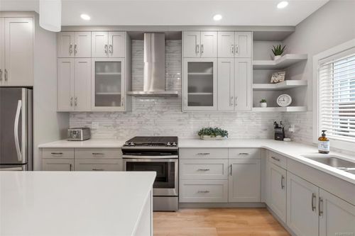 13-4355 Viewmont Ave, Saanich, BC, V8Z5K8 | Card Image
