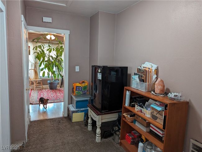 Extra-wide Hallway | Image 15