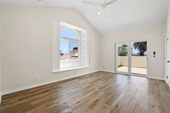 326 6 Th St, House other with 4 bedrooms, 5 bathrooms and 2 parking in Huntington Beach CA | Image 47