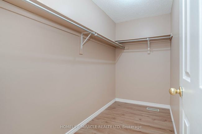 24 - 2 Huntingwood Ave, Condo with 4 bedrooms, 3 bathrooms and 2 parking in Dundas ON | Image 23