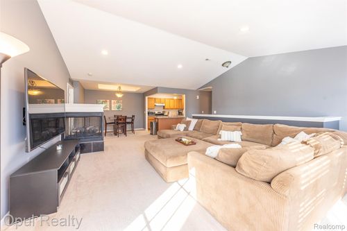 11698 Farmington Road, Livonia, MI, 48150 | Card Image