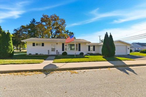 151 E June St, Adams, WI, 53910-9341 | Card Image