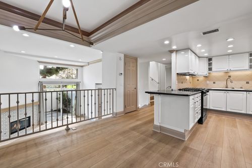 e105-380 W Wilson, Costa Mesa, CA, 92627 | Card Image