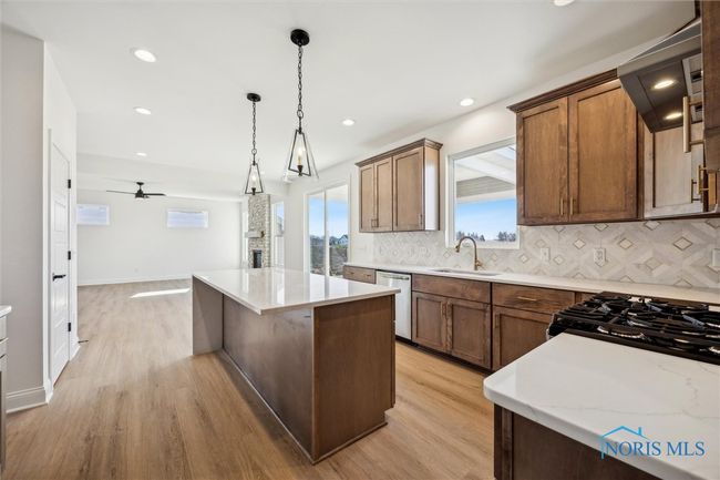 102 Kinloch Drive, House other with 4 bedrooms, 3 bathrooms and 2 parking in Perrysburg OH | Image 9