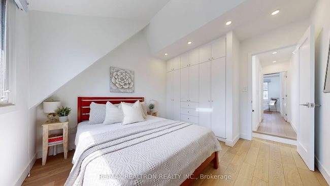 92 Walpole Ave, House attached with 2 bedrooms, 1 bathrooms and null parking in Toronto ON | Image 20