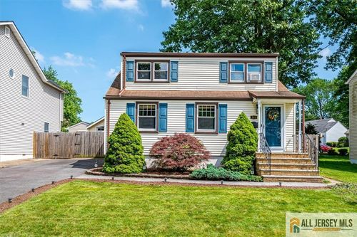 121 E Cliff Rd, Colonia, NJ, 07067-3823 | Card Image