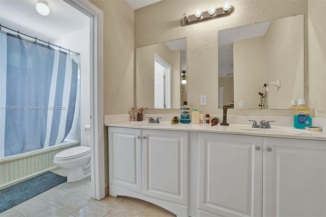 13688 Sw 264 Th Ter, House other with 4 bedrooms, 3 bathrooms and null parking in Homestead FL | Image 13